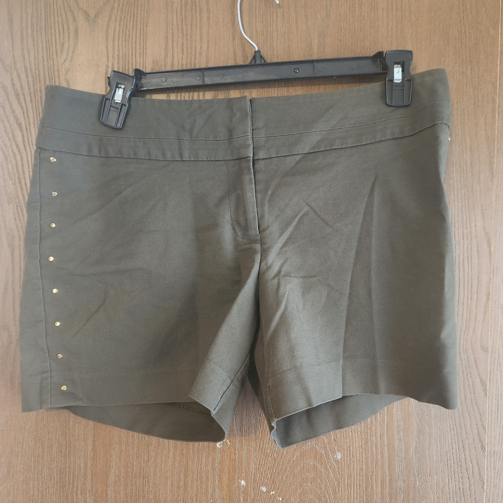 Apt 9 Tailored Green Bermudas with Metallic Accents